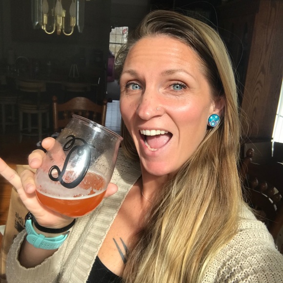 Meet your Posher, Danielle - Picture 3 of 7